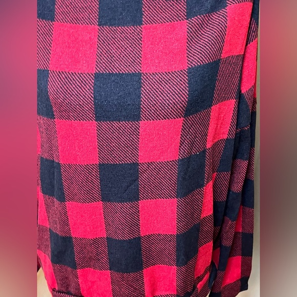 Red and black plaid off the shoulder long sleeve top.  SIZE XL - Picture 12 of 12